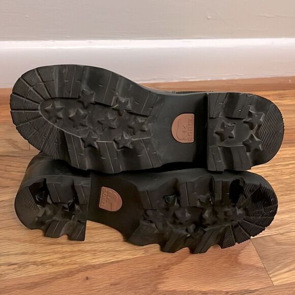 Sorel Joan Now Black Leather Crocodile Pull-On Chelsea Ankle Boots size 7.5 - Picture 9 of 9